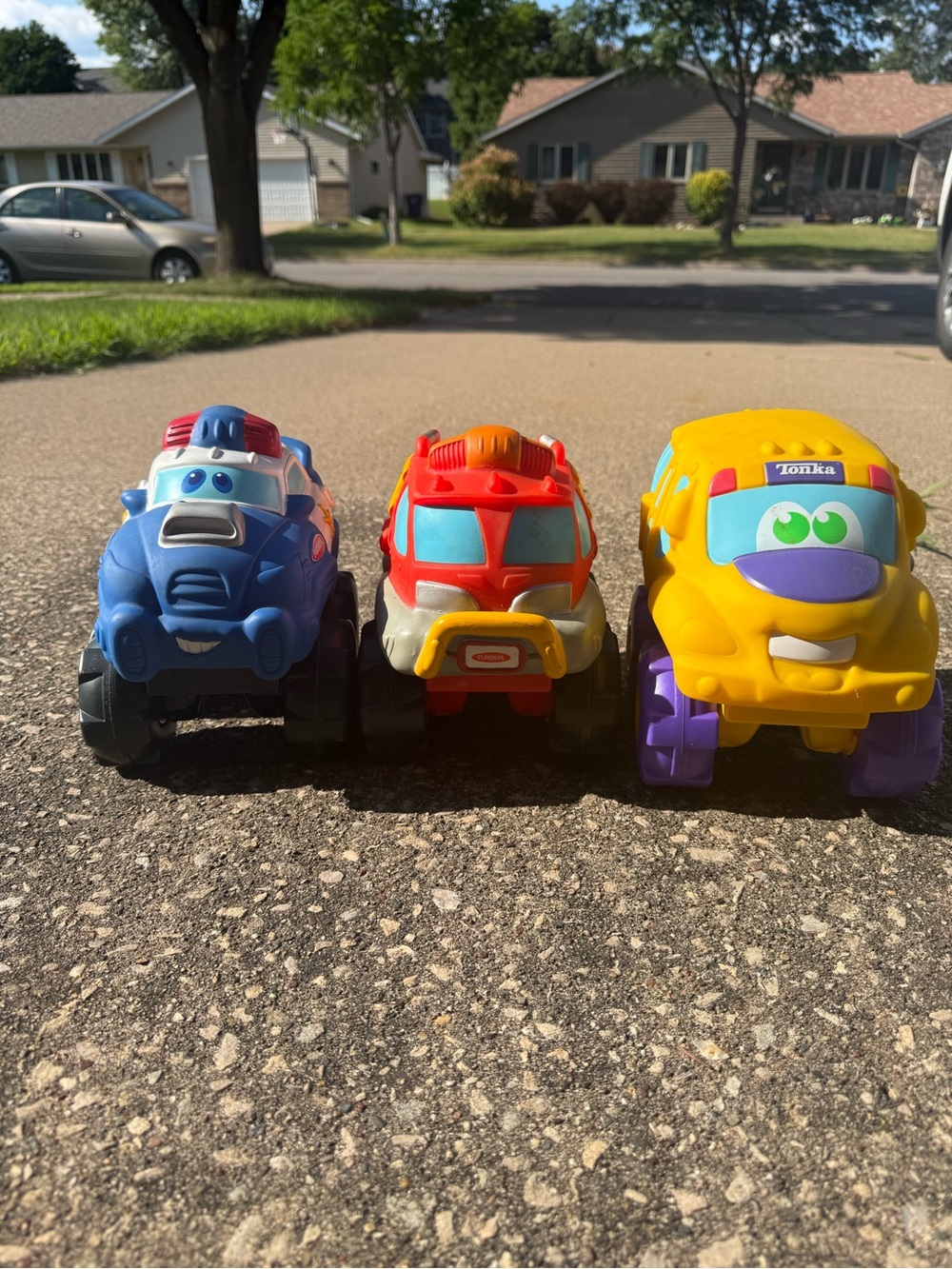 Vintage 2002 Tonka Playskool Cushy Cruisin' Police Car, bus & fire truck
